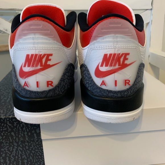 Jordan 3 Retro SE Fire Red - Picture 5 of 7